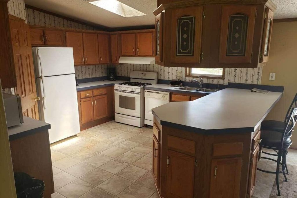 Cottage #9 - Fully Equipped Kitchen