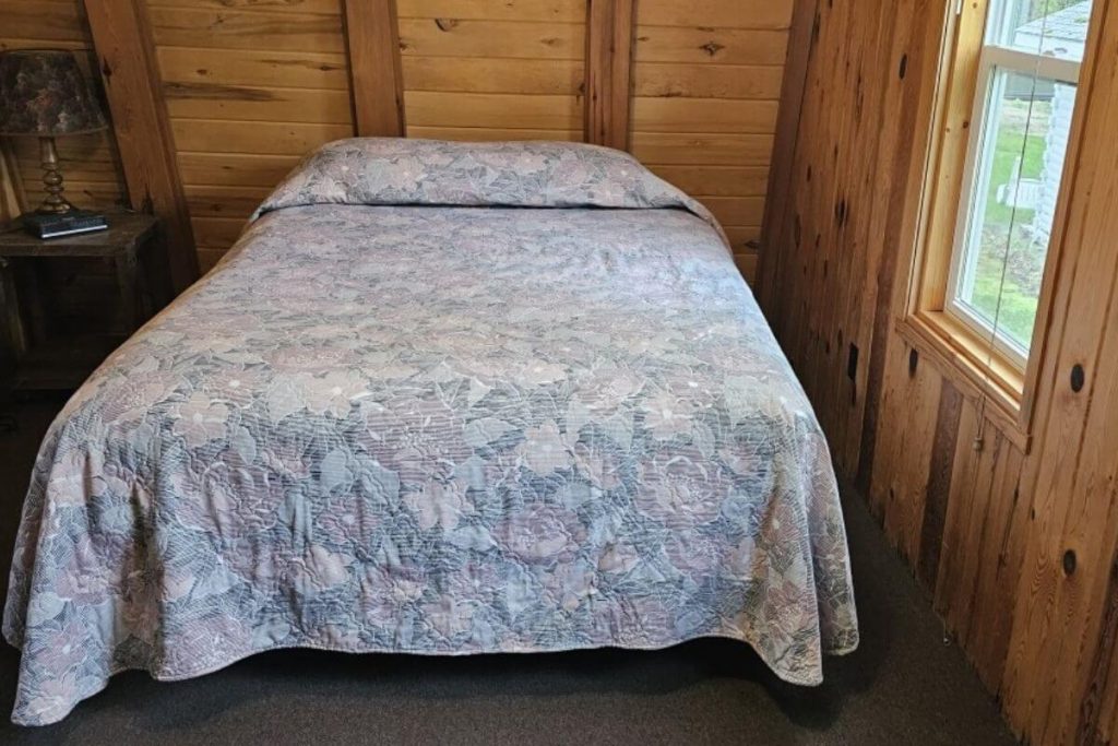 Alpine Cabin #21 - Bedroom #1 with Queen Bed