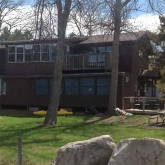 Allen's Bay Lodge & Grill at Sunset Cove Resort on Cass Lake