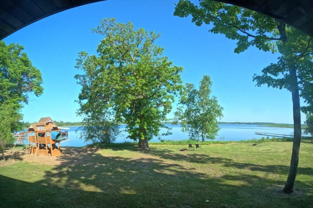 Cottage #1 - Backyard with Lakefront Access