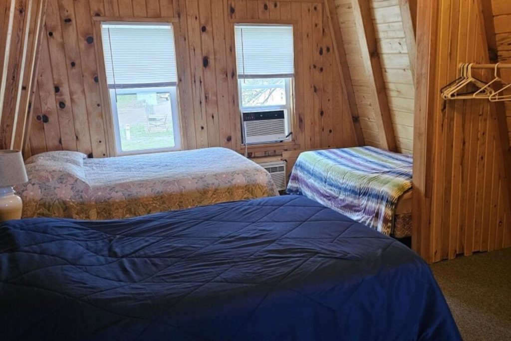 Alpine Cabin #20 - Loft Bedroom with Two Double Beds and a Single Bed
