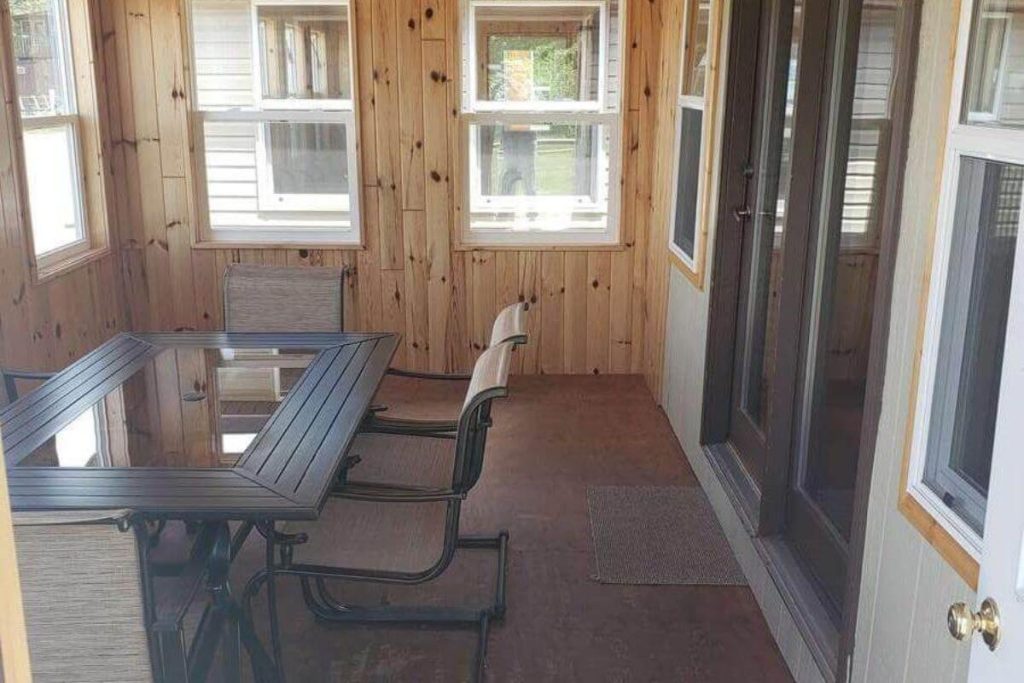 Alpine Cabin #21 - 3-Season Porch with Dining Area