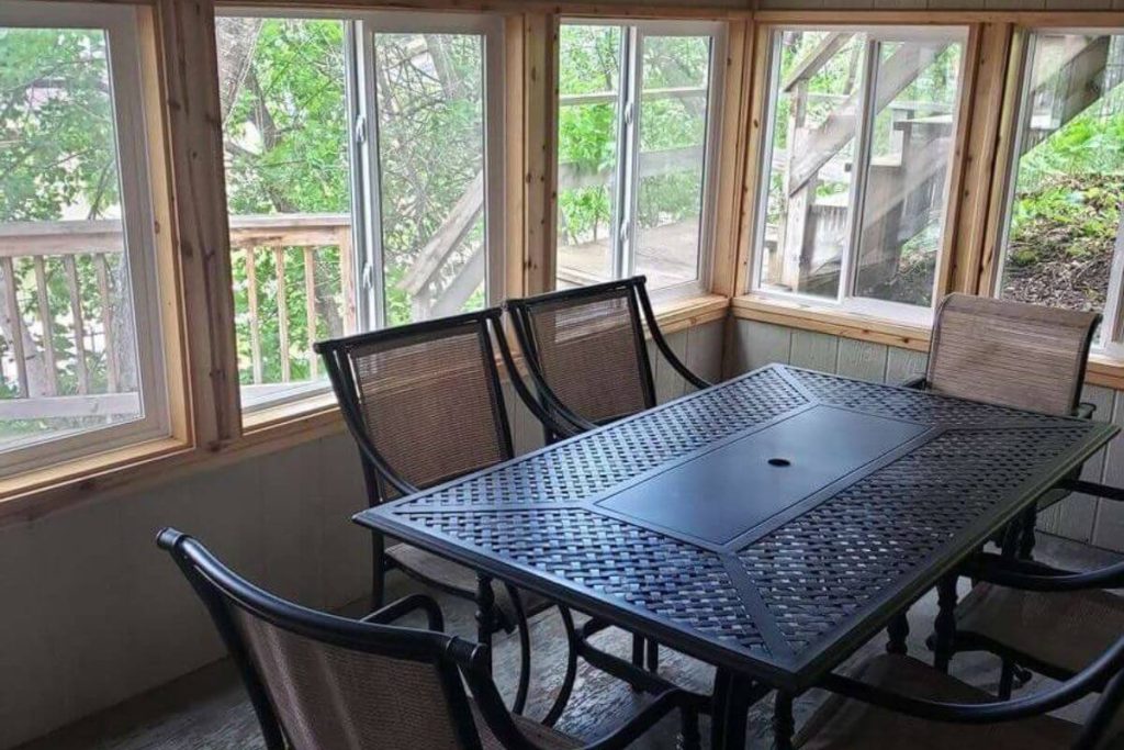 Cabin #12 - 3-Season Porch with Dining Area