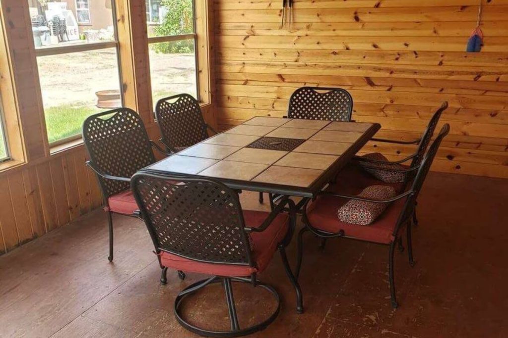 Cabin #19 - 3-Season Porch with Dining Area