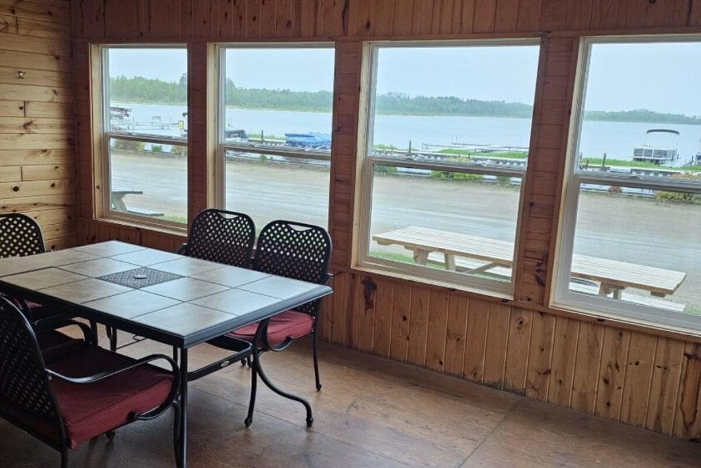 Cabin #15 - 3-Season Porch with Lakefront Harbor Views