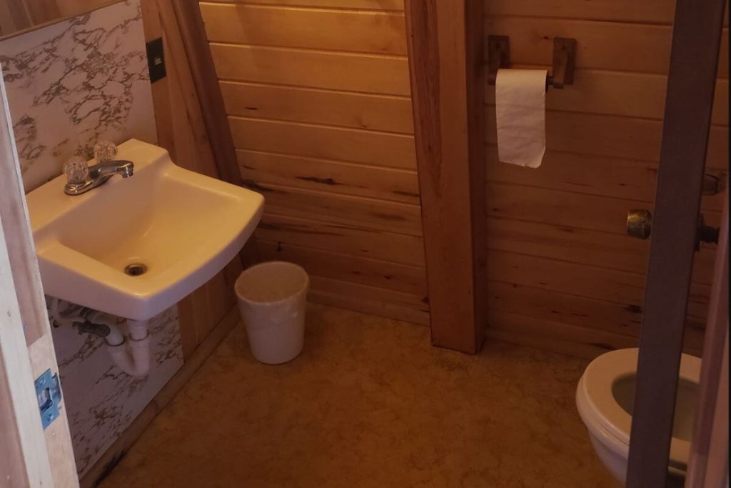 Alpine Cabin #21 - Loft Bathroom #2