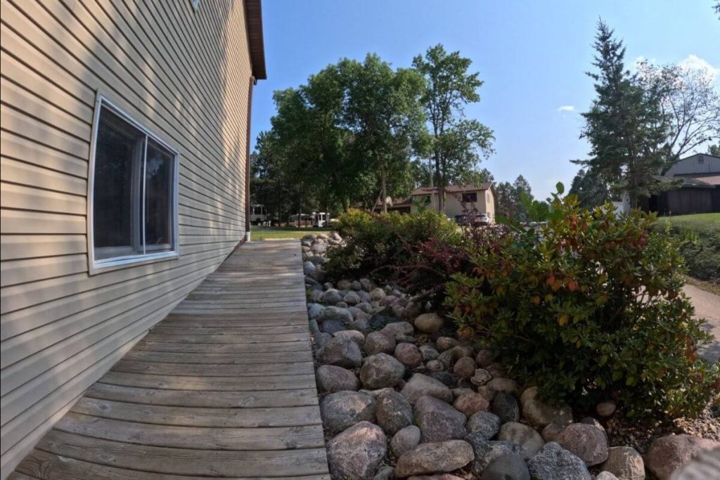 Cabin #11 - Side Access from Upper Parking Space