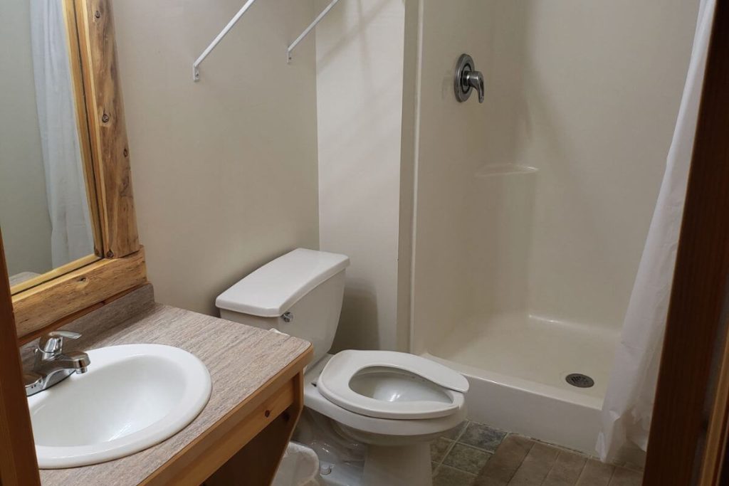 Cabin #18 - Full Bathroom #2 with Shower