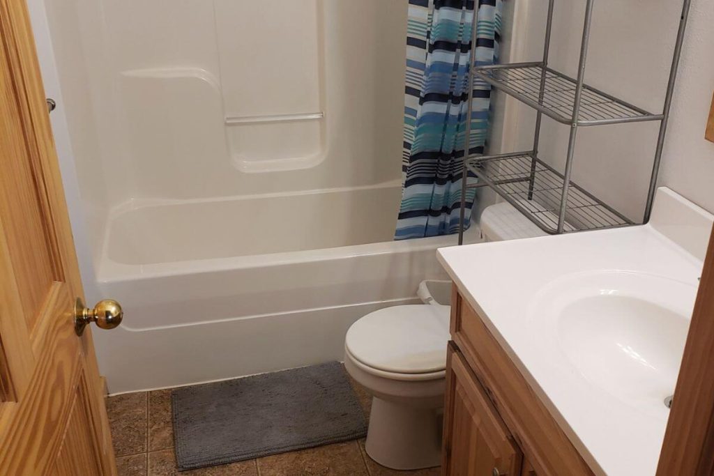 Cottage #1 - Bathroom with Tub Shower