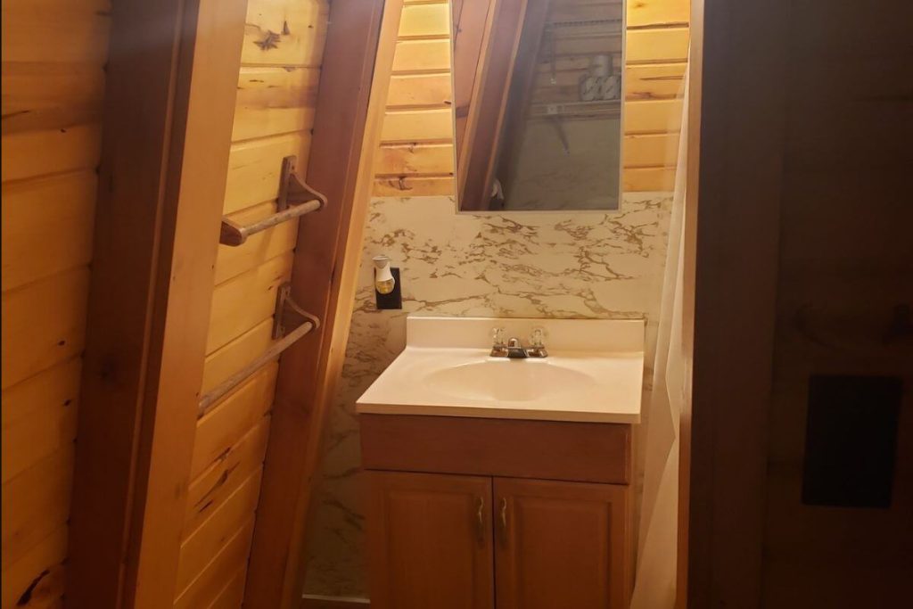 Alpine Cabin #21 - Full Bathroom #1