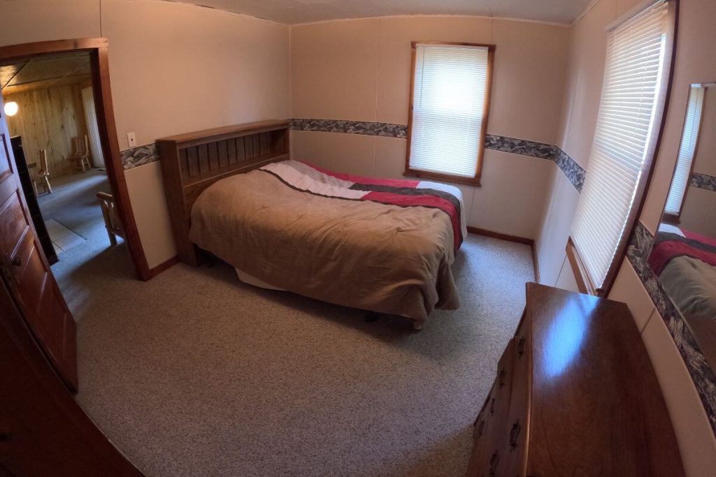 Cottage #17 - Bedroom #1 with Queen Bed
