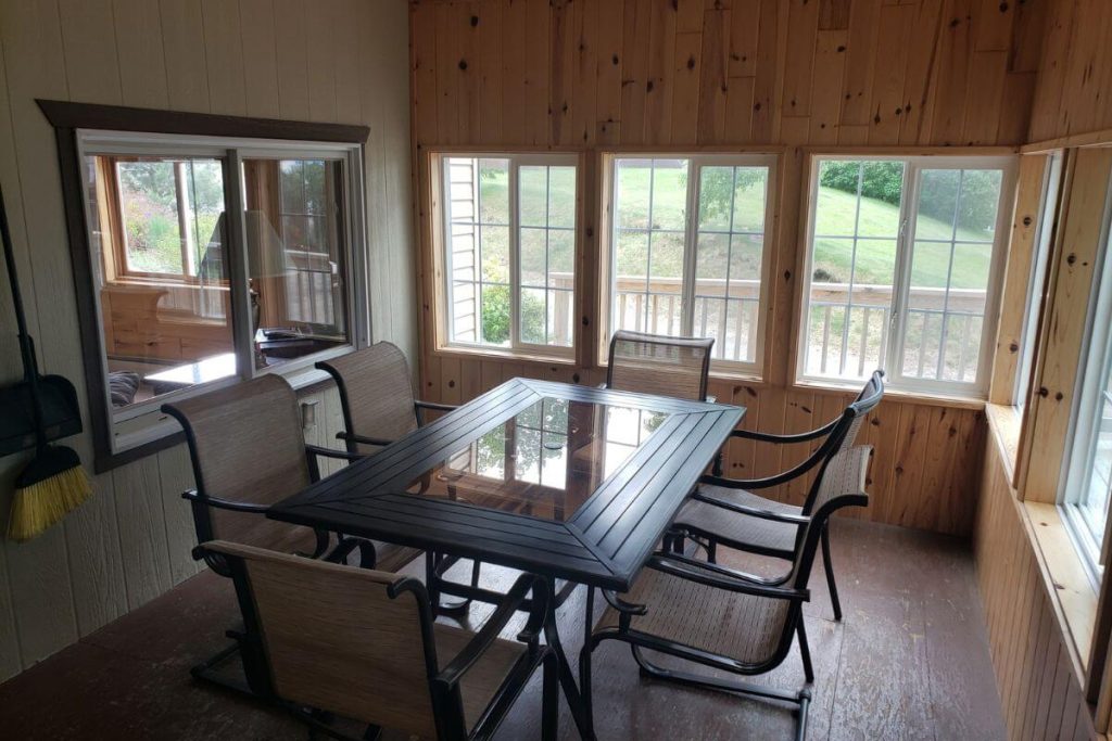 Cabin #11 - 3-Season Porch with Dining Table