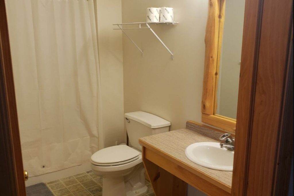 Cabin #19 - Full Bathroom #2 with Shower