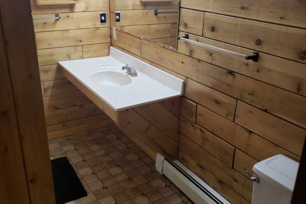 Cabin #11 - Full Bathroom with Tub Shower and Vanity